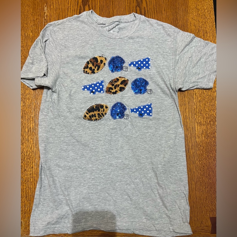 The White Stitch‎ Embroidered Football T-shirt Size M